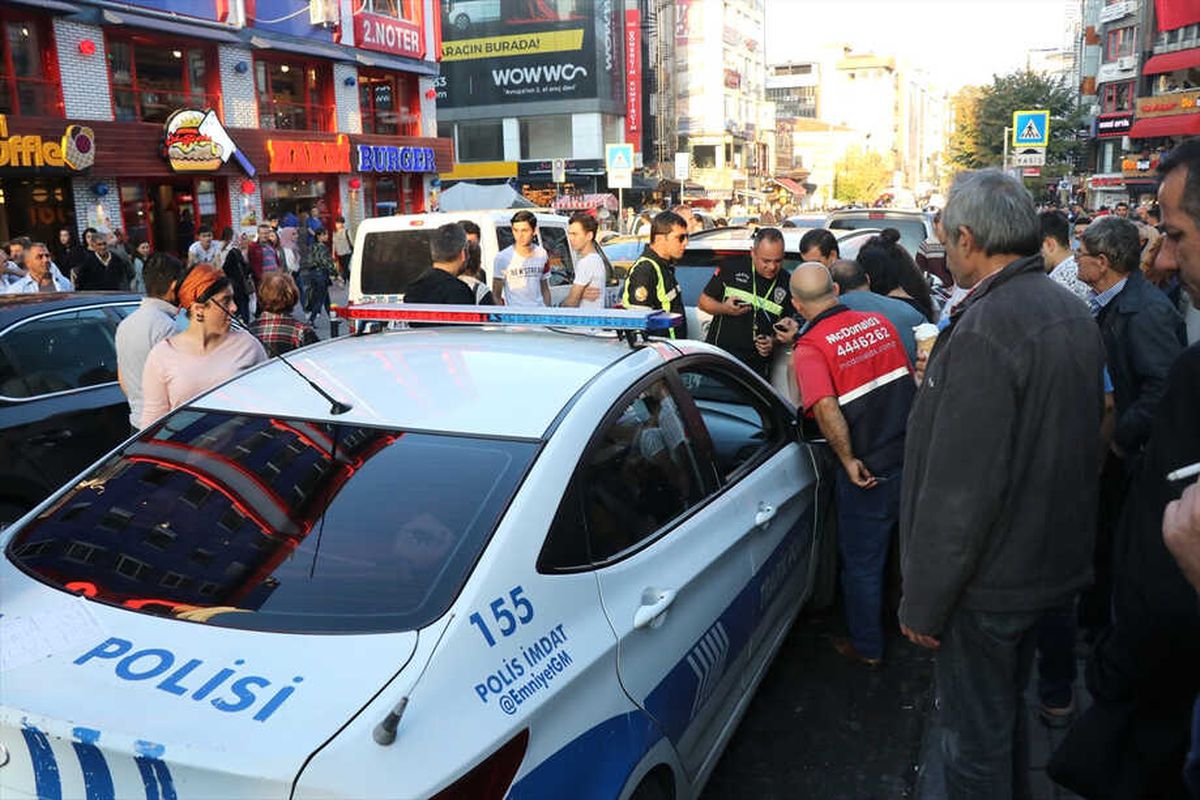 Karabük\'te Kum Dolu Tır Devrildi