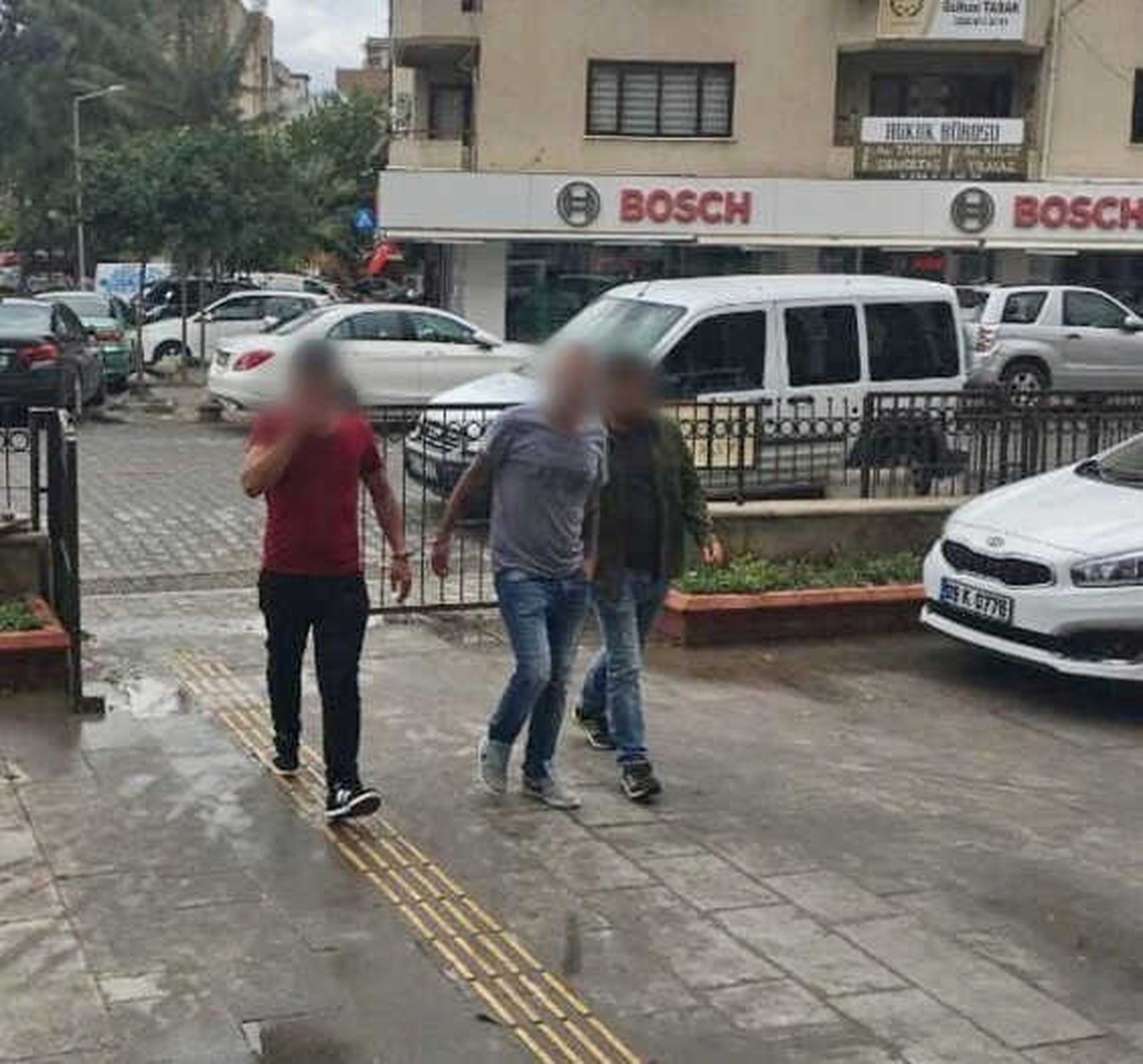 Kuşadası\'nda 540 Gram Esrarla Yakalanan 2 Şüpheli Tutuklandı