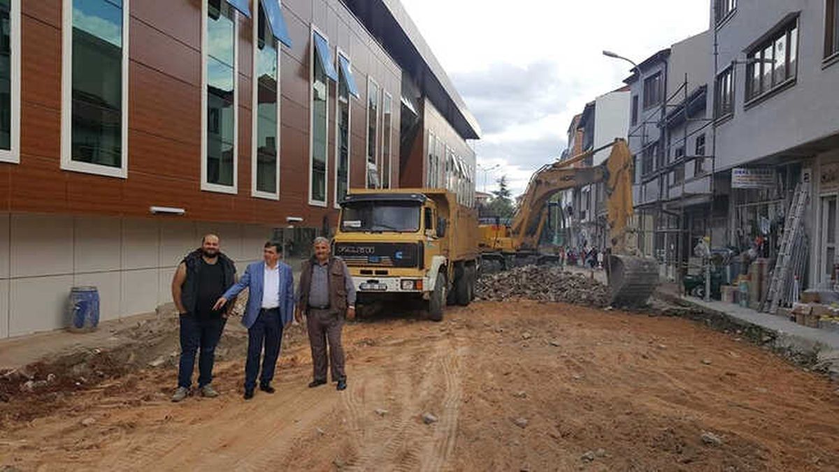 Pazaryeri\'nde Sokak Sağlıklaştırma Projesi Devam Ediyor