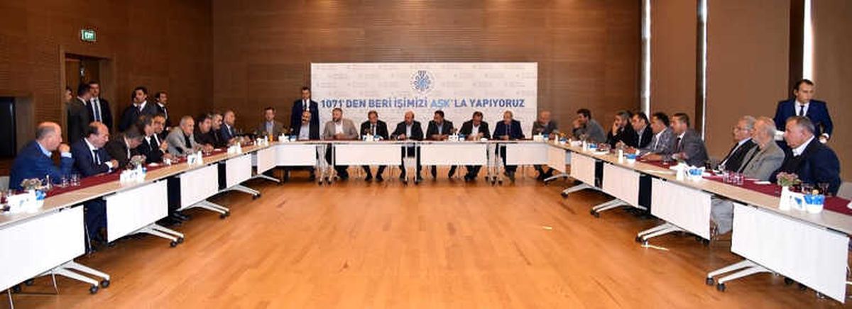 Pekyatırmacı: "Türkiye Dünyada Güçlü Bir Lider"