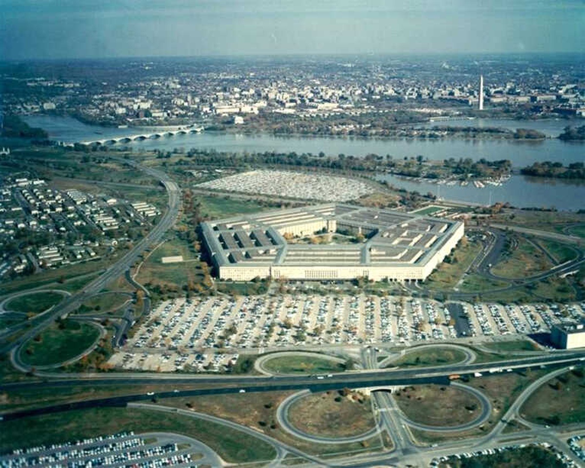 Pentagon Büyük Tehlike Atlattı