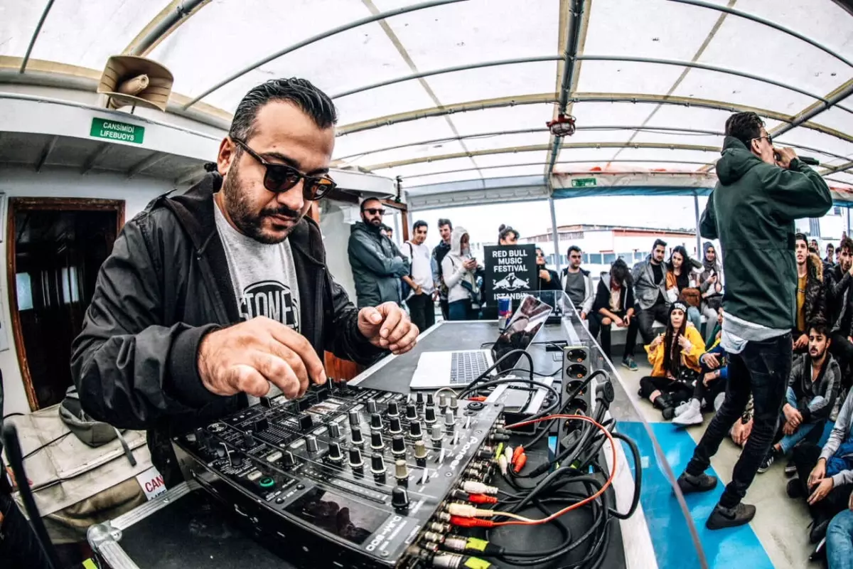 Red Bull Music Festival İstanbul Şehrin İki Yakasını Müzikle Birleştirdi