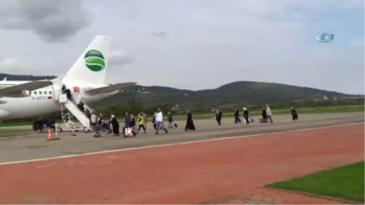 Tekerleği Toprağa Saplanan Uçağın Yolcuları Başka Uçakla Almanya\'ya Gönderildi