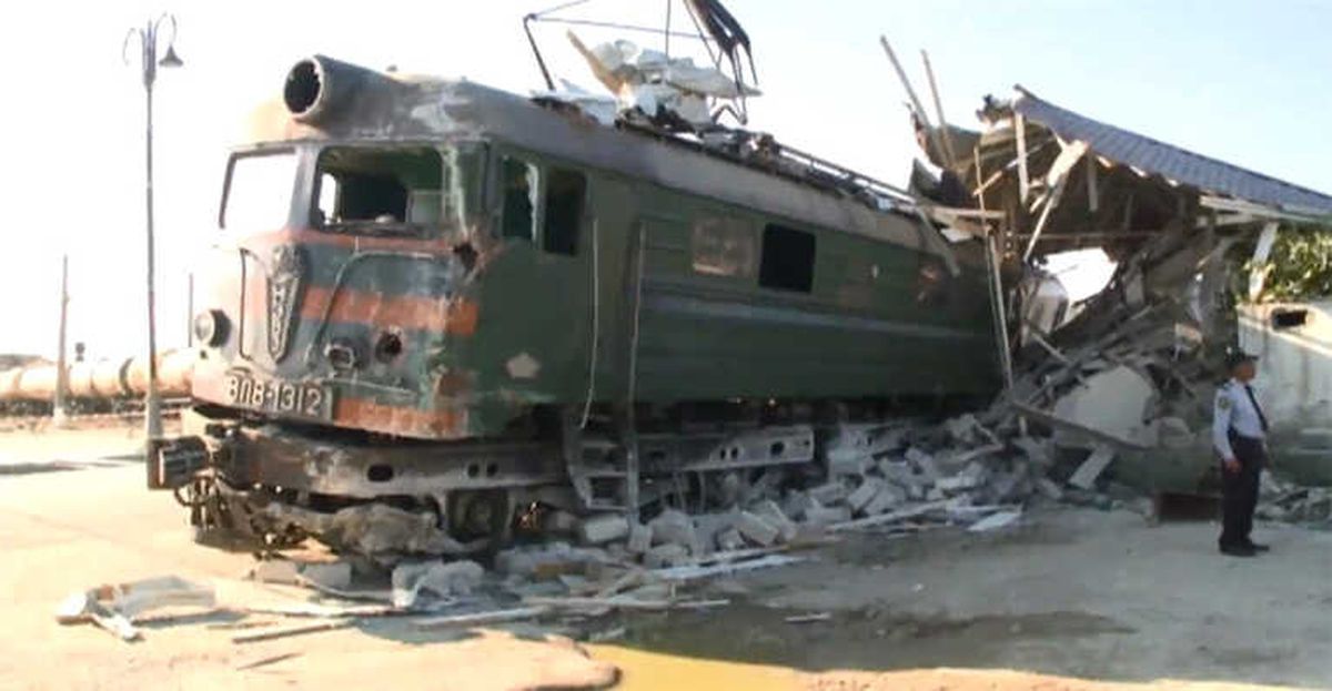 Tren Otobüse Çarptı: 2 Ölü, 41 Yaralı