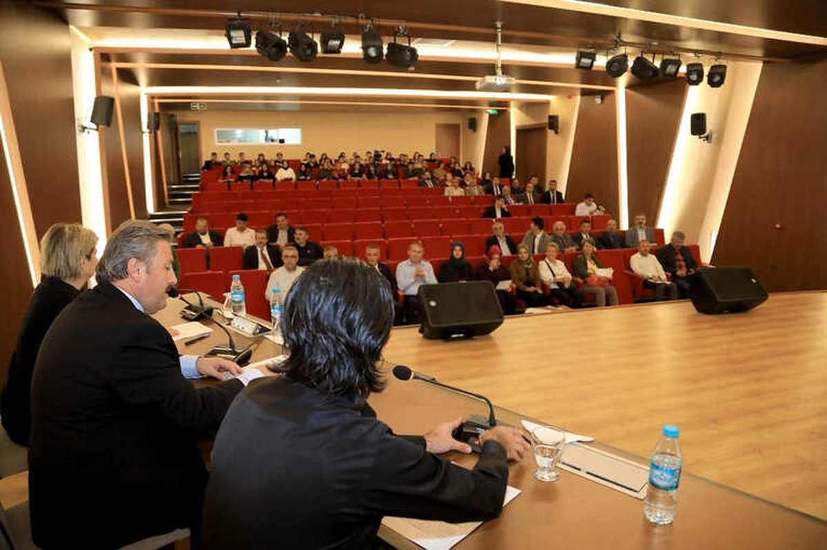 Üniversite Öğrencileri Talas Belediye Meclisi\'ne Katıldı