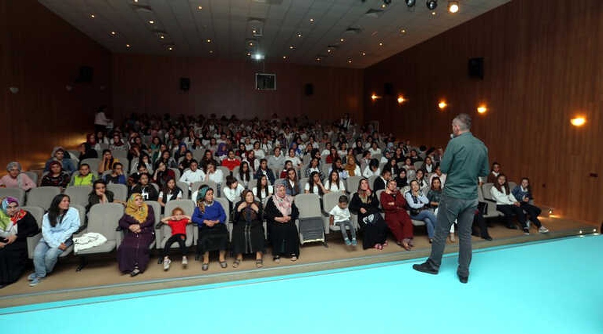 Van Büyükşehir Belediyesinden \'Kadına Yönelik Şiddet\' Semineri