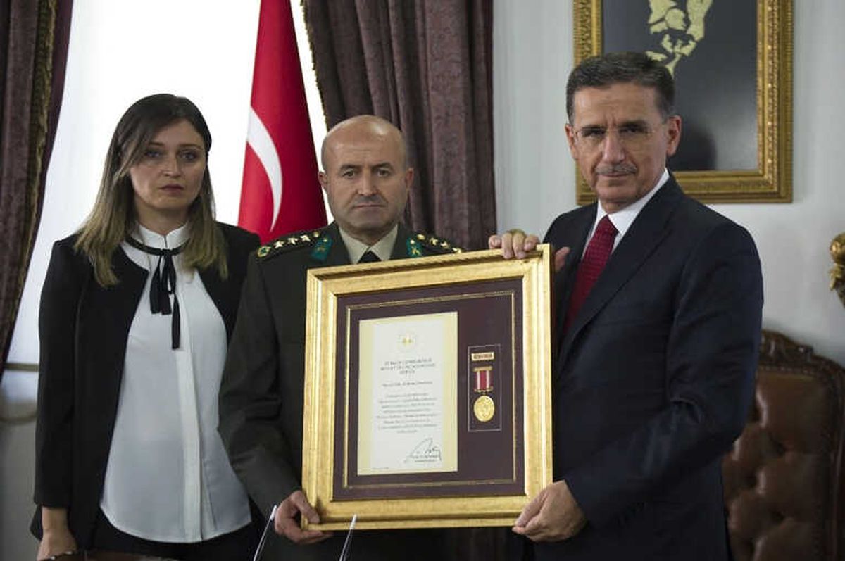 15 Temmuz Gazisi Albay Pınarbaşı\'na Devlet Övünç Madalyası
