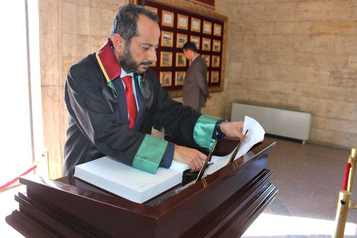 Ankara Barosu Başkan Adayı Özdemir\'den Anıtkabir\'e Ziyaret