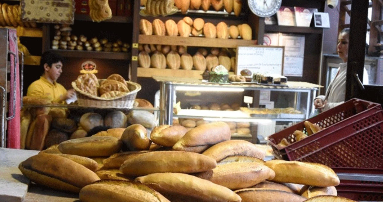 Ankara\'da Bakkallar, \'\'Problem Çözülene Kadar Satmayacağız\'\' Deyip Ekmek Satışını Durdurdu