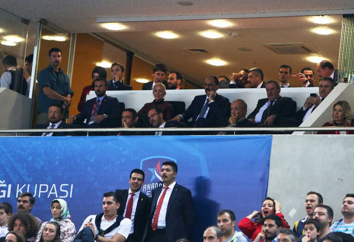 Bakan Soylu ve Başkan Ali Koç Tribünde