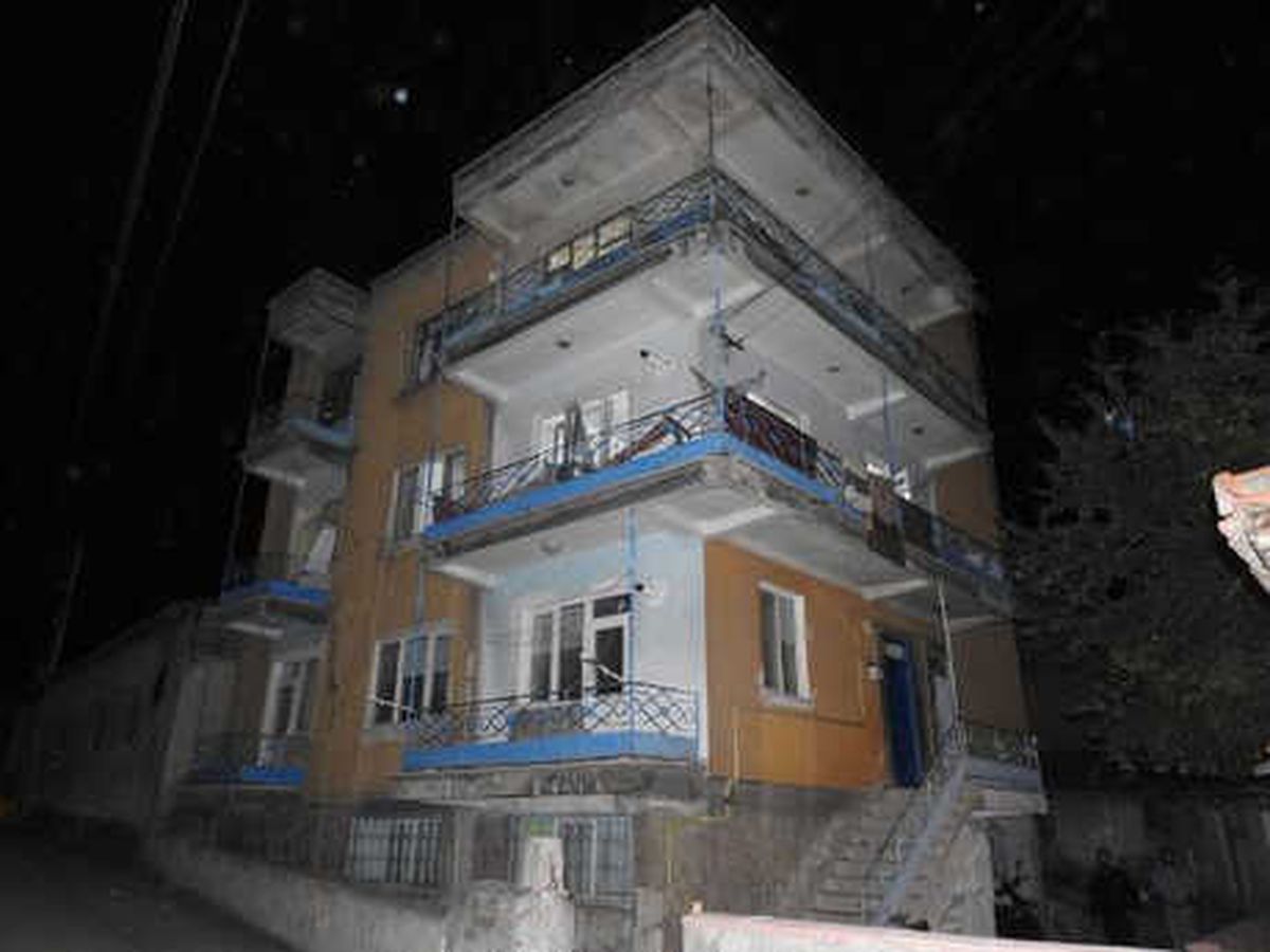 Başım Dönüyor\' Dedikten Sonra, Balkondan Düşerek Ağır Yaralandı