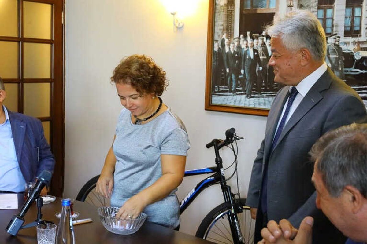 Belediye Meclisinde Bisiklet Çekilişi Yapıldı