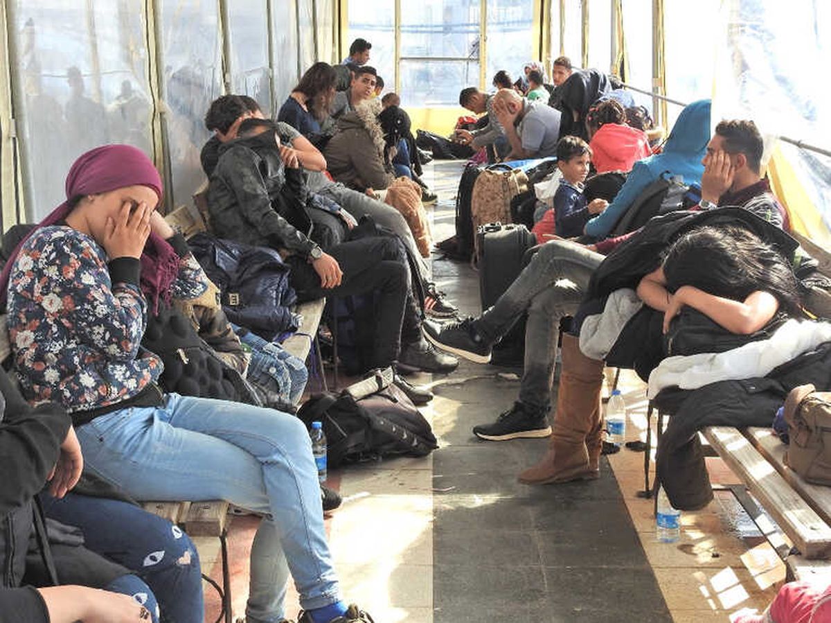 Çeşme\'de 92 Kaçak Göçmen Yakalandı