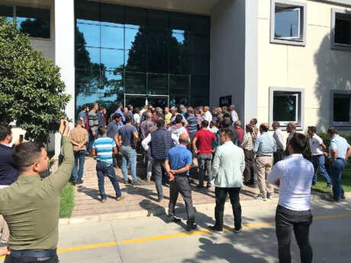 Domates Üreticisinde Fabrika Önünde Eylem
