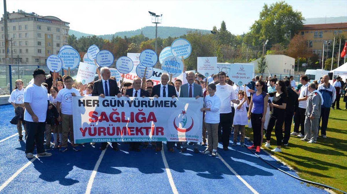 Dünya Yürüyüş Günü\'nde Sahaya İndiler