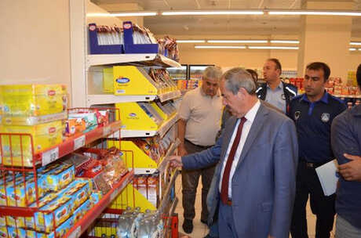 Erciş ve Adilcevaz\'da, Zabıtalar Fiyat Denetimi Yaptı