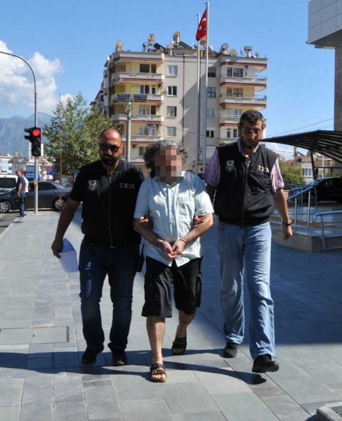 Fetö\'den Aranan Çine Eski Emniyet Müdürü Alanya\'da Yakalandı