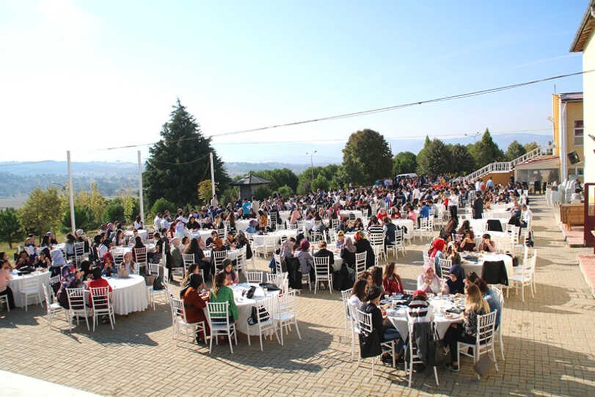 Gediz Ticaret ve Sanayi Odası\'ndan Öğrencilere Kahvaltı