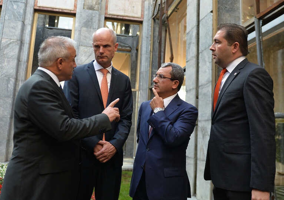 Hollanda Dışişleri Bakanı Blok\'tan TBMM\'ye Ziyaret