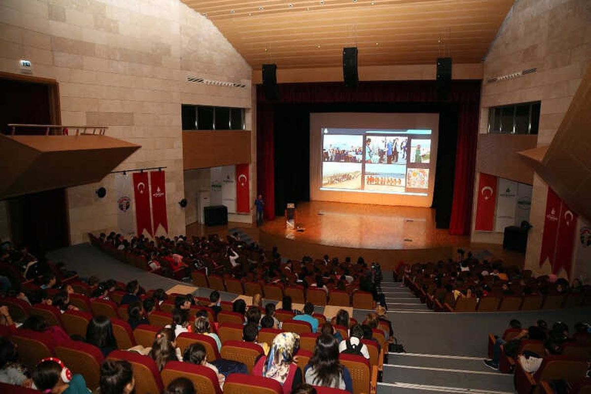 İbb\'den 10 Bin Öğrenciye "Denizlerimiz Temiz Kalsın" Semineri