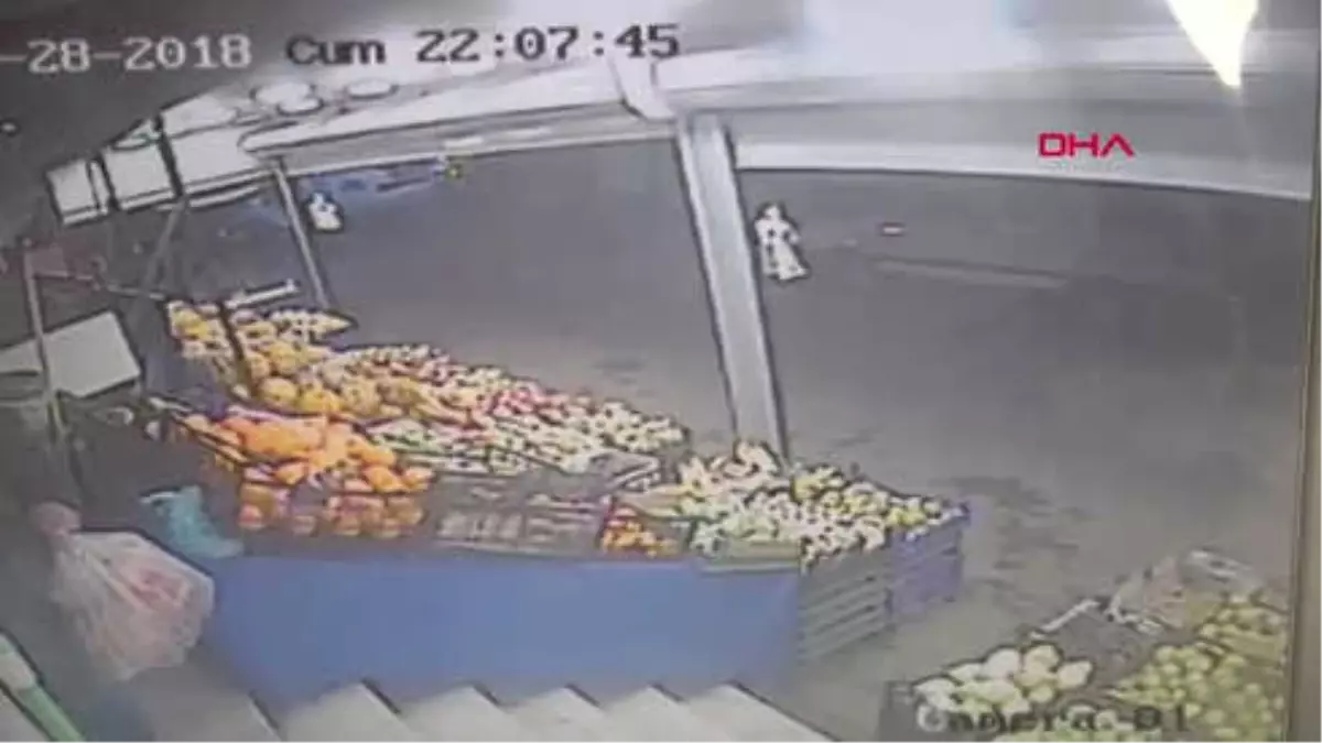 İzmir Yaşlı Adama 2 Pitbull Cinsi Köpek Saldırdı