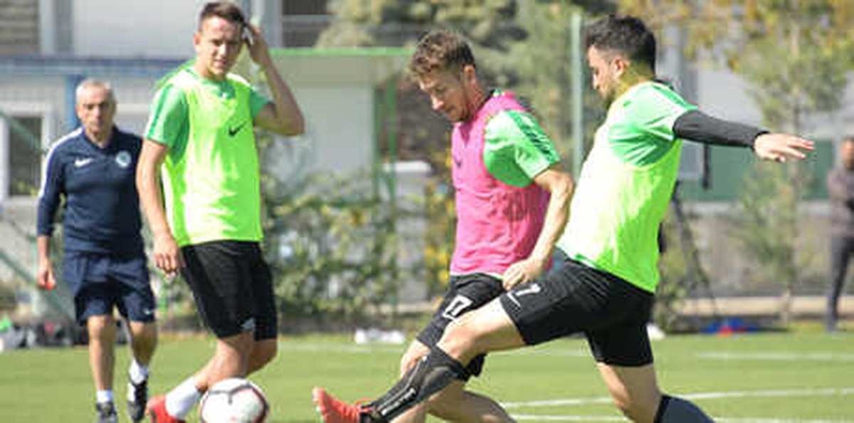 Konyaspor Savunma ve Hücum Organizasyonları Çalıştı