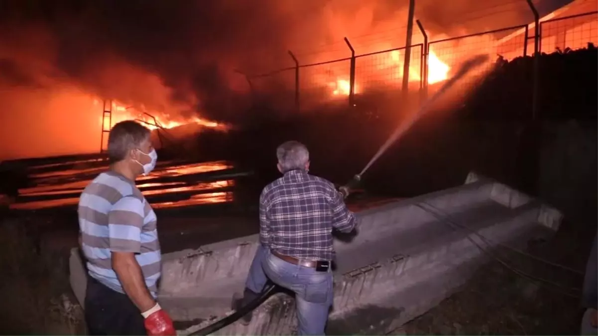 Lastik Deposunda Korkutan Yangın