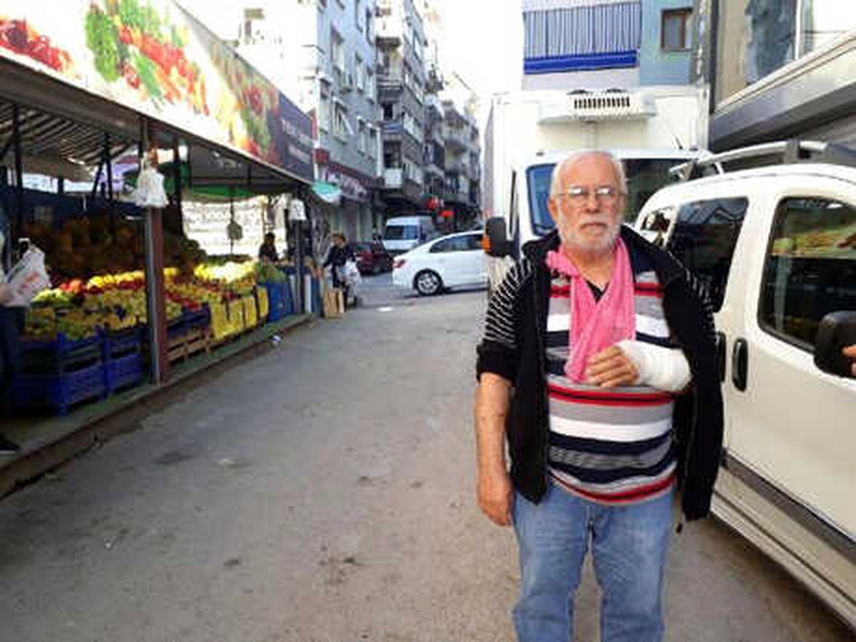 Market Çıkışı 2 Pitbull\'un Saldırdığı Emekli Yaralandı