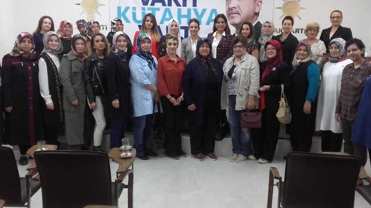 MHP İl Kadın Kolları Başkanlığı\'ndan AK Parti İl Kadın Kolları Başkanlığı\'na Ziyaret