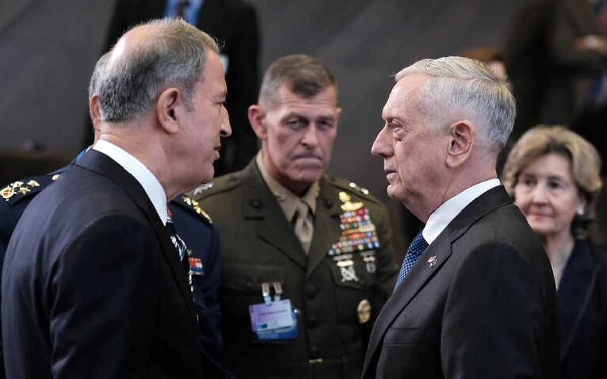 Milli Savunma Bakanı Akar NATO Toplantısında