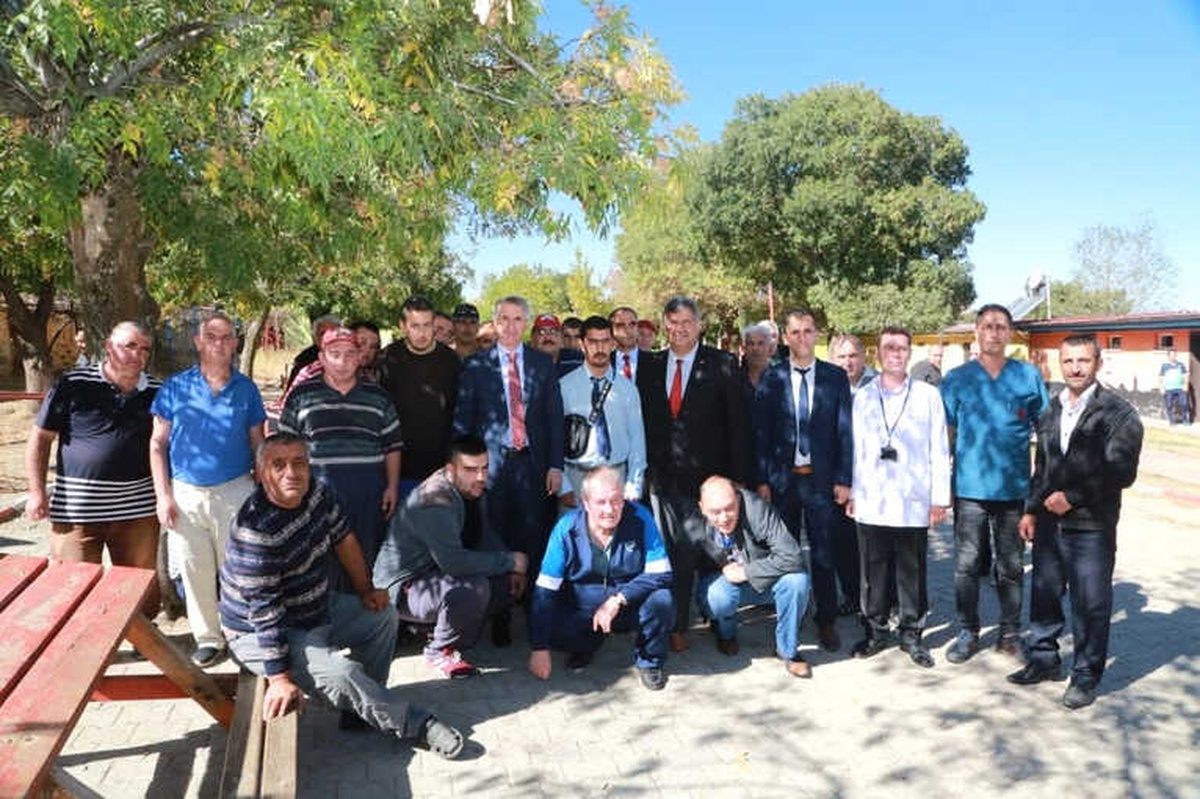 Rehabilitasyon Merkezi Sakinleri, Erdoğan\'ı Çaya Davet Etti