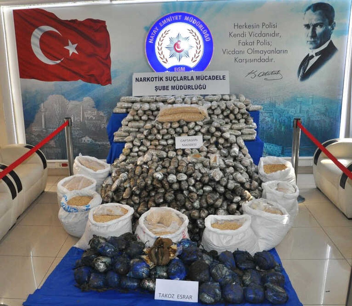 Suriye\'den Gelen Tırdan 5 Milyon 400 Bin Uyuşturucu Hap Çıktı