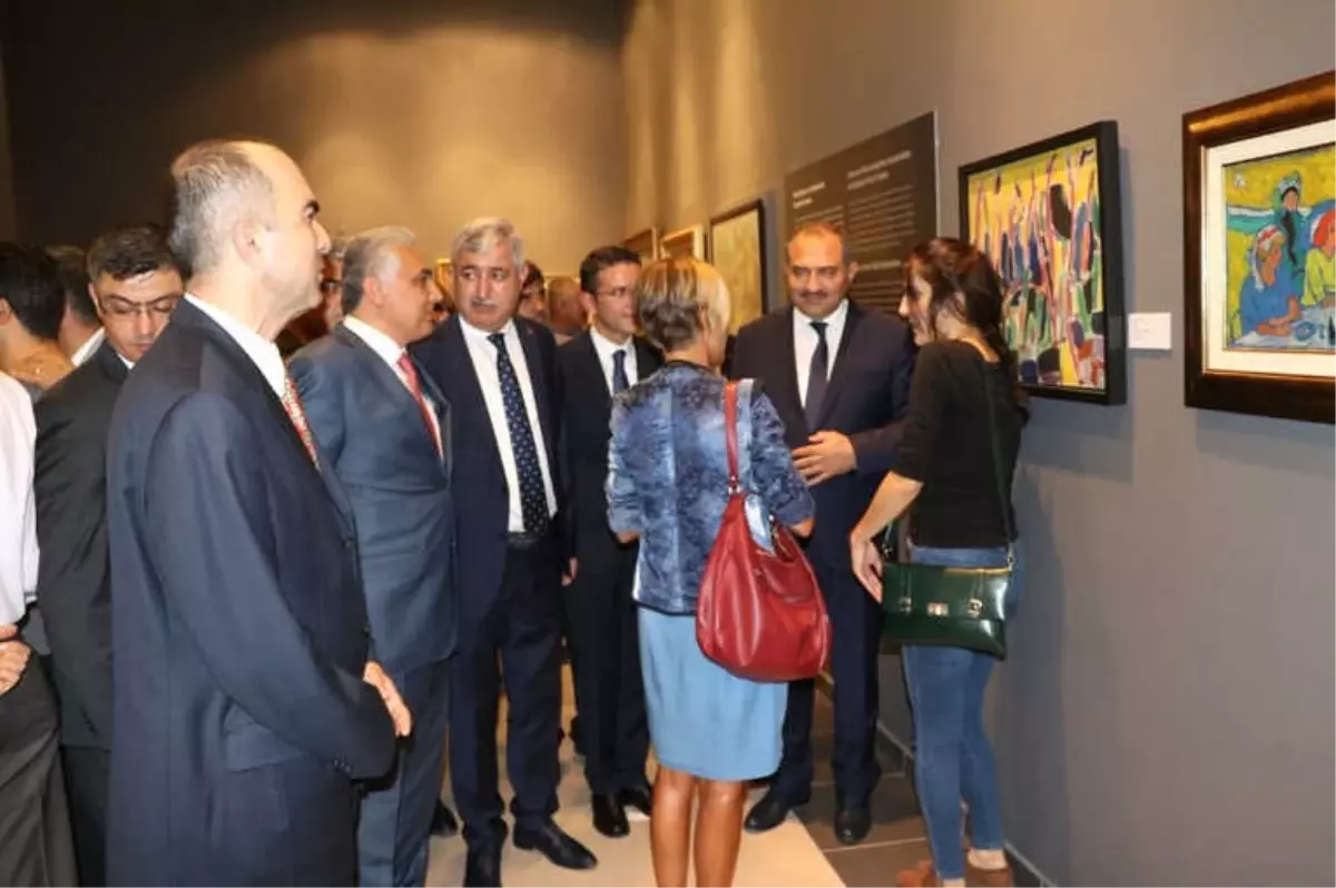 Tcmb Sanat Koleksiyonu\'nda Yer Alan Eserler Malatya\'da Sergilendi