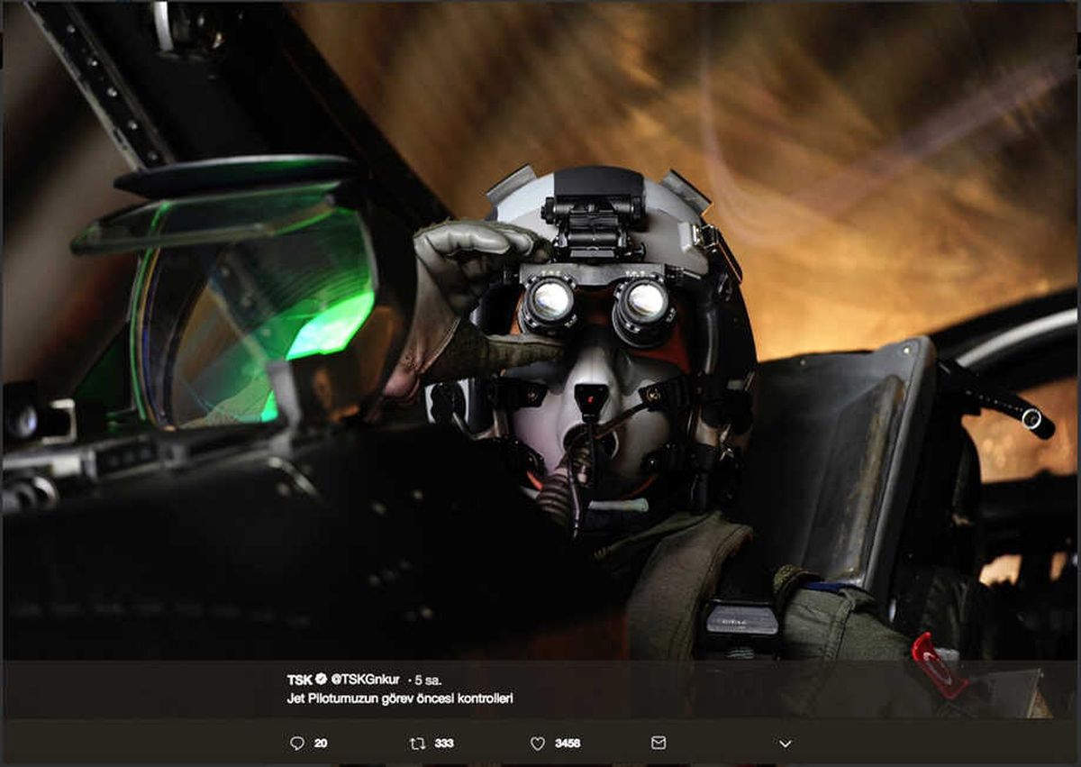 TSK\'dan Jet Pilotu Fotoğrafı Paylaşımı