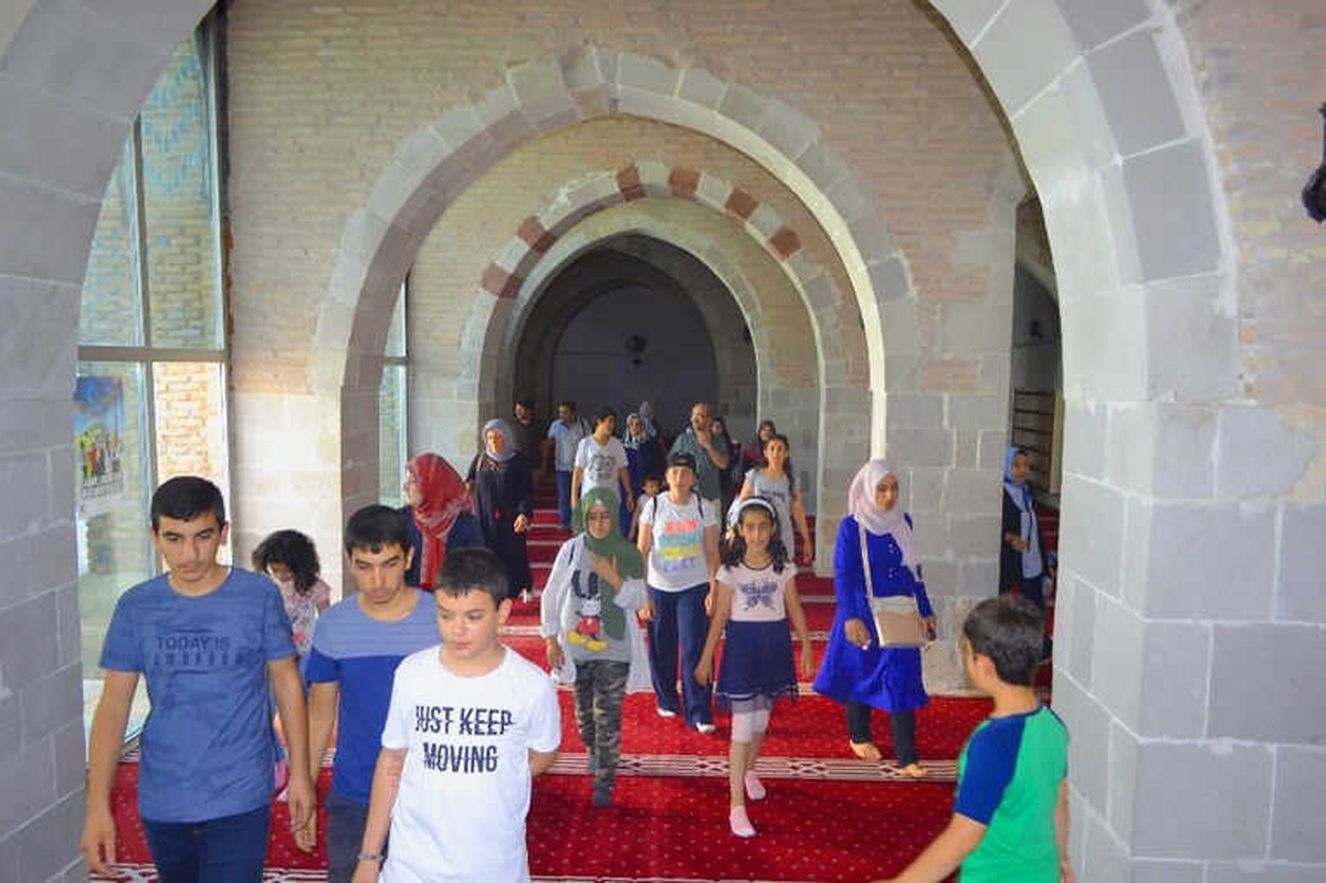 Tur Otobüsü 20 Bin Kişiye Battalgazi\'yi Gezdirdi