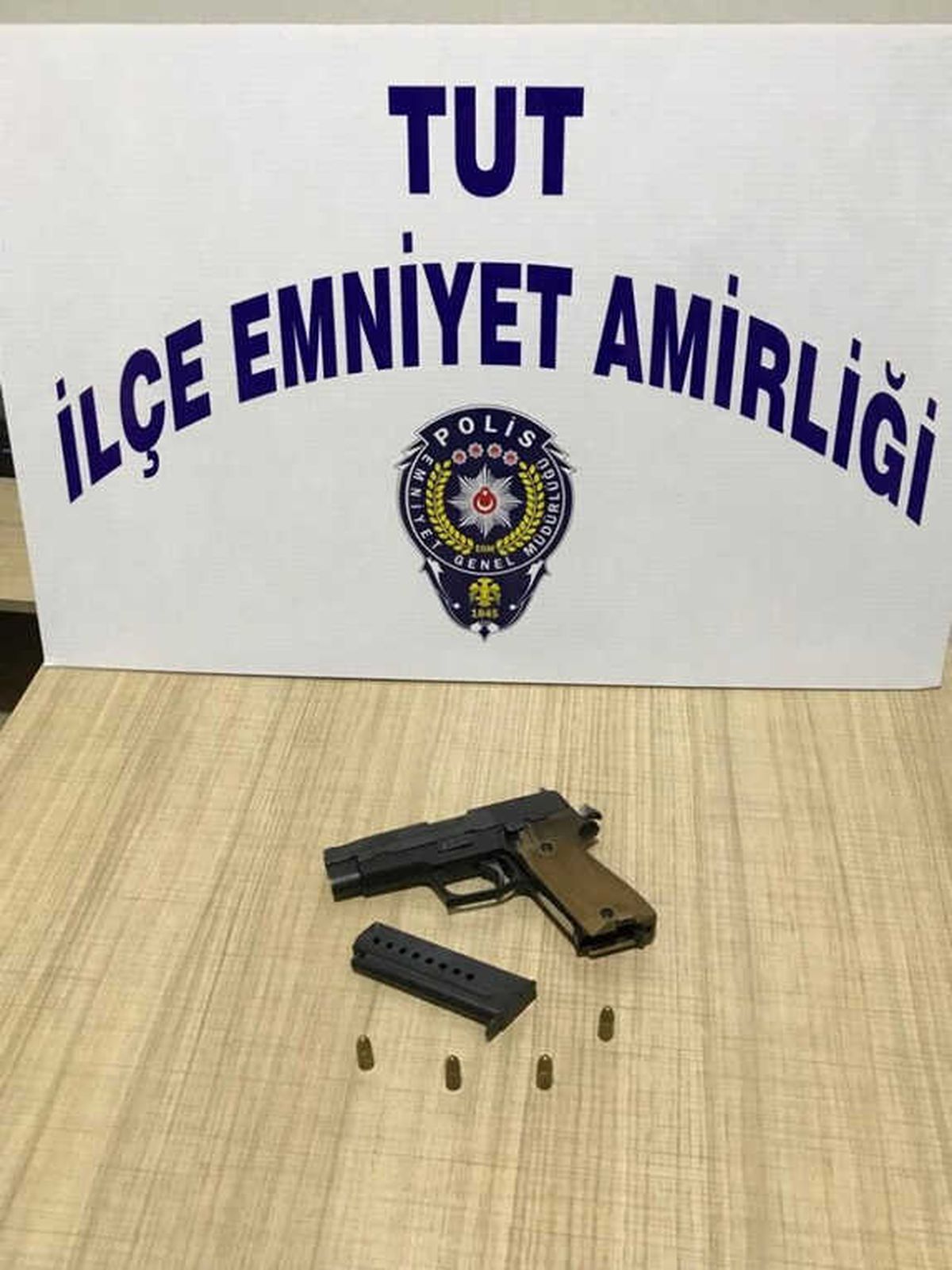 Tut Polisi Uygulamada Silah Ele Geçirdi