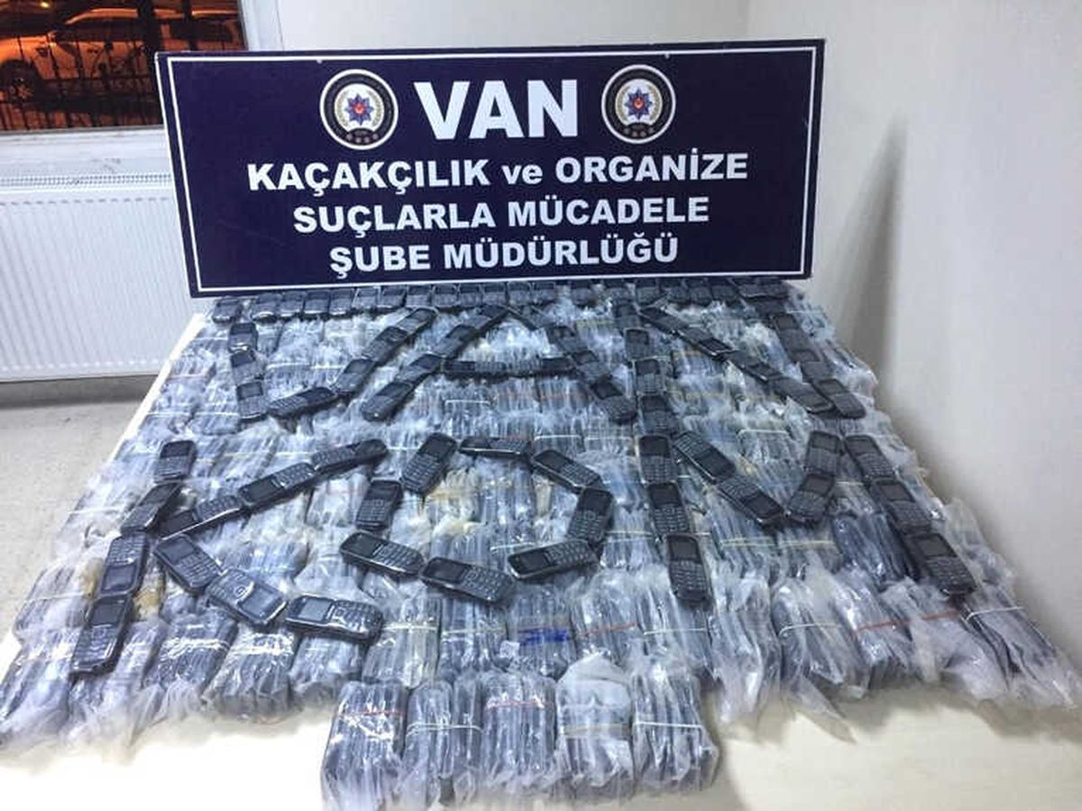 Van\'da Kaçak Cep Telefonu Operasyonu
