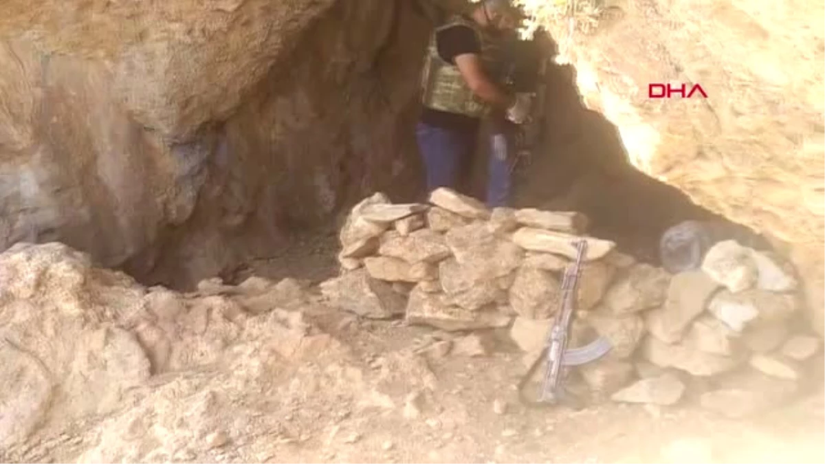 Van\'da Yakalanan PKK\'lının Saklandığı Mağarada Silah ve Mühimmat Ele Geçirildi