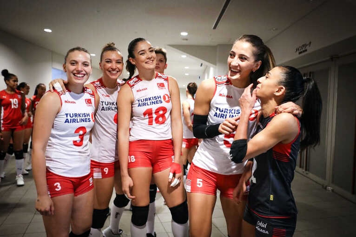 A Milli Kadın Voleybol Takımı Bir Üst Tura Yükseldi