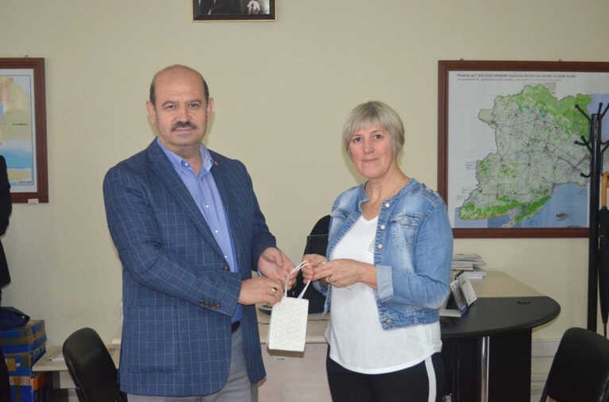 Afad\'ın Başarılı Kadın Personeline Pastalı Veda