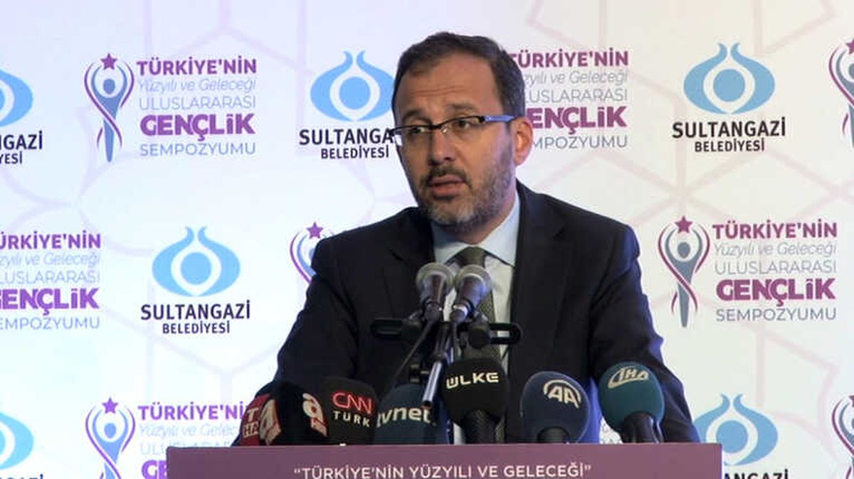 Bakan\'dan Gençlere İnternet Bağımlılığı Uyarısı
