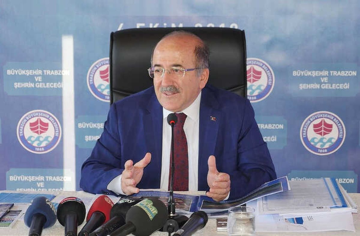 Başkan Gümrükçüoğlu\'ndan "Aday Olacak Mısınız?" Sorusuna "Onu Allah Bilir" Cevabı