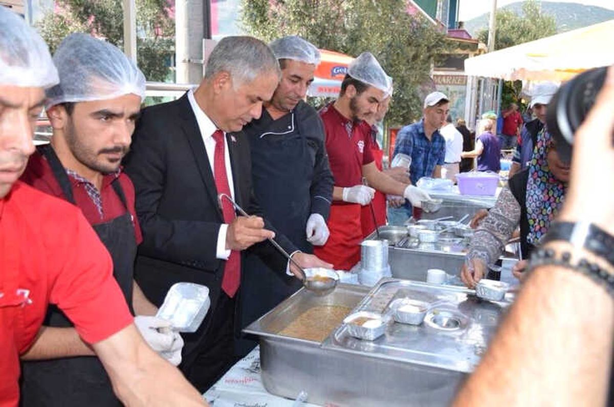 Bayırköy Belediyesi\'nden Aşure İkramı