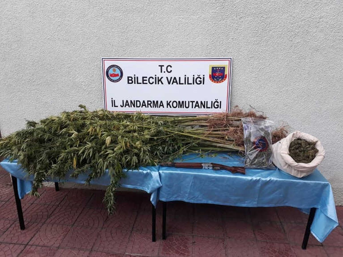 Bilecik\'te 2 Kilo 357 Gram Esrar Ele Geçirildi