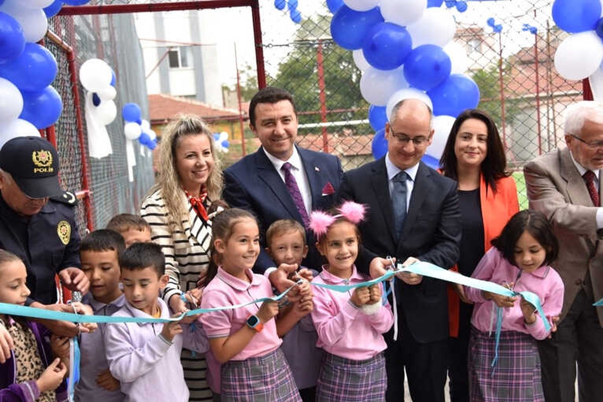 Bozüyük\'ün 17. Sentetik Sahası Hizmete Girdi