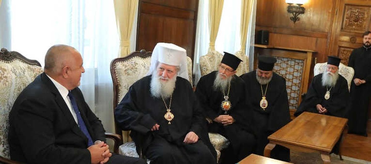 Bulgaristan\'da İmamlar ve Rahiplere Öğretmen Maaşı