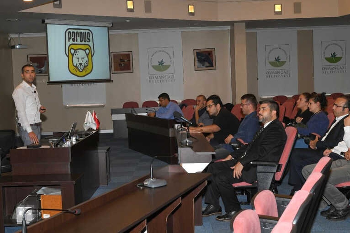 Bursa Belediyelerine Osmangazi\'den Pardus Eğitimi