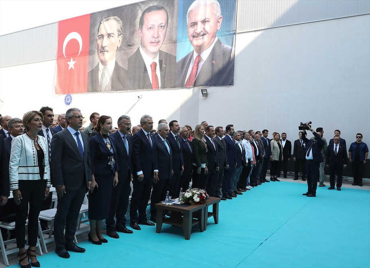 Doktorlarımıza Yönelen Saldırıları Lanetliyorum"