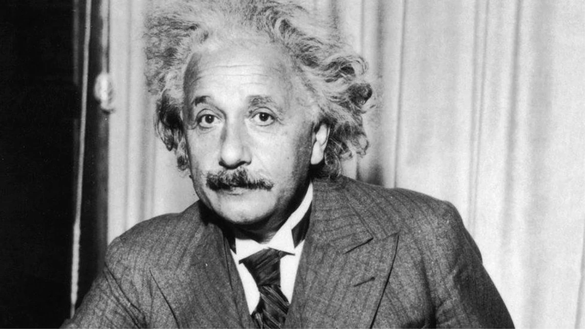 Einstein\'ın \'Tanrı\'nın Varlığı ve Din\' Mektubu Satışa Çıkarıldı