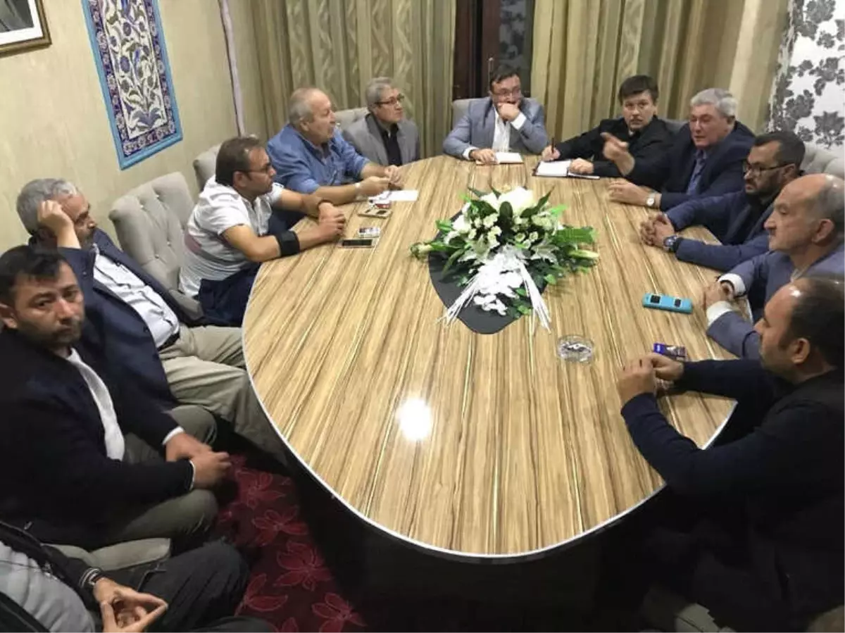 Emet\'te İstişare Toplantısı